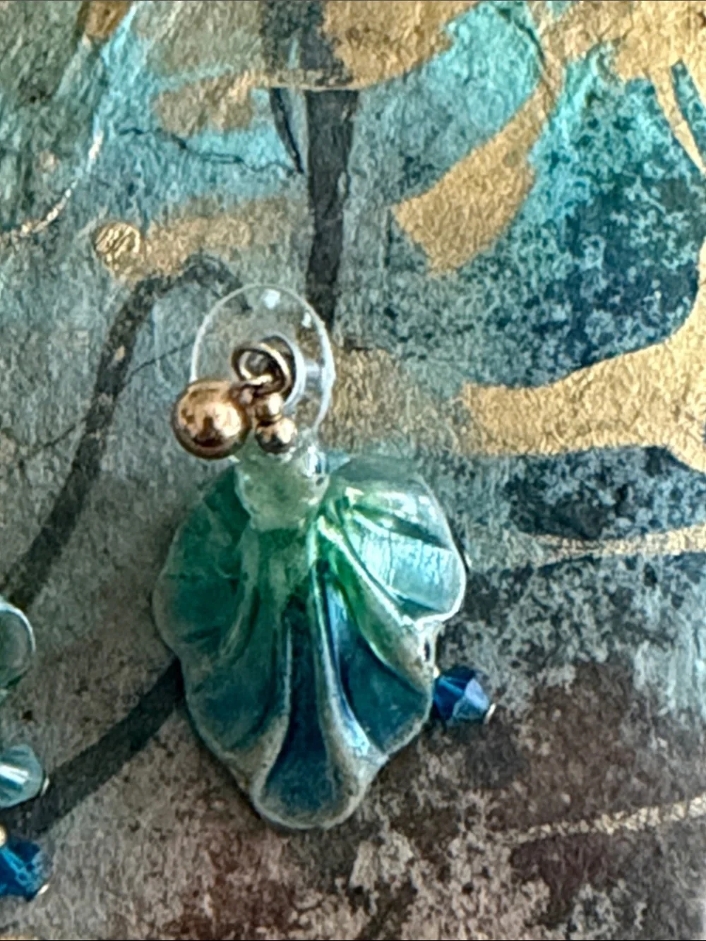 Exquisite blown glass flowers with crystal blue with gold ball posts flowers